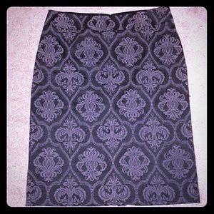 Patterned pencil skirt